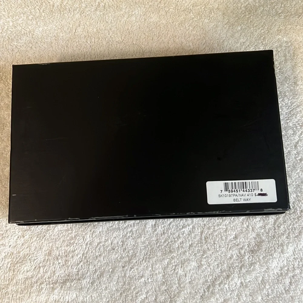 Kenneth Cole Belt Way Wallet In Navy Leather With Black Patent Leather Trim